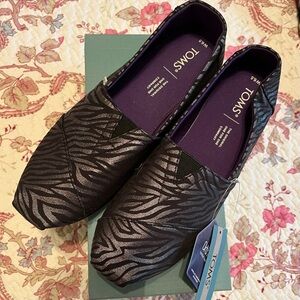 TOMS Women's Black Zebra Print Shoes Sz 6.5